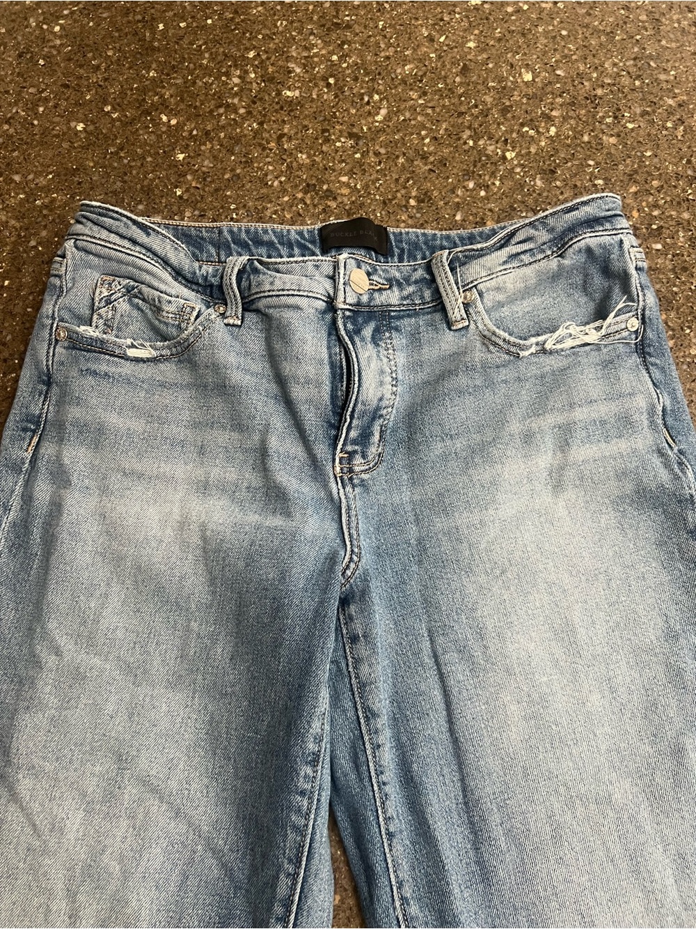 Buckle Black Light Wash Straight Leg Jeans Shaping Smoothing Size 10 Distressed